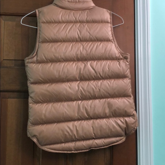 Gold puffy vest - Picture 4 of 4